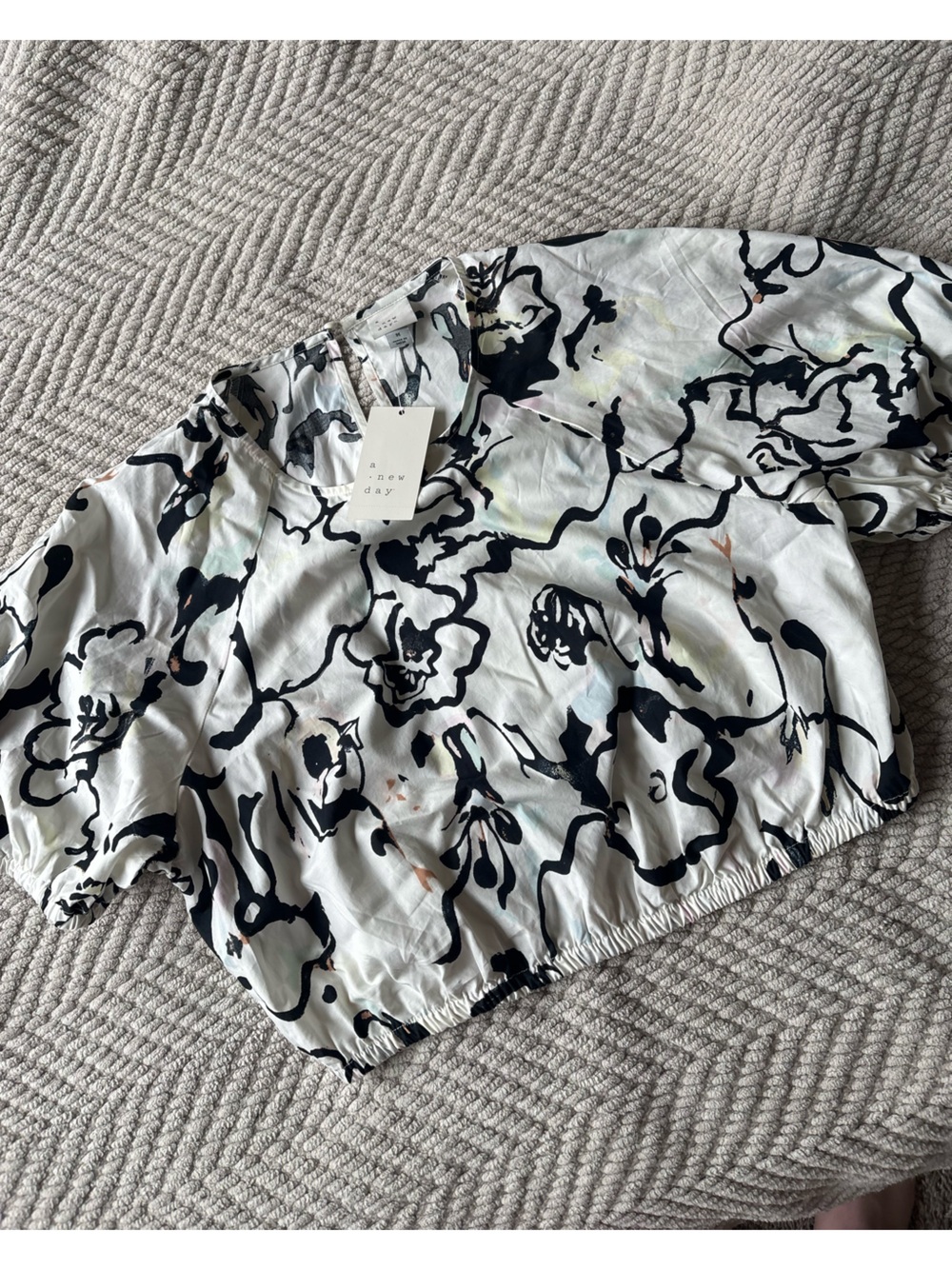 a new day White Floral Print Puff-Sleeve Crop Top